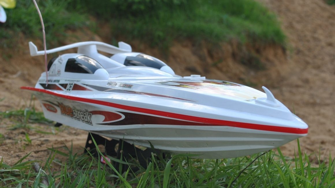 Радиоуправляемые лодки: от хобби до профессионального судомоделирования - 1